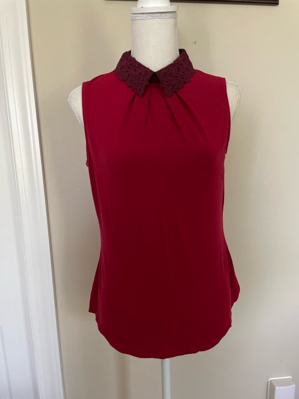 Karen Millen Sleeveless top with Lace Collar Size M